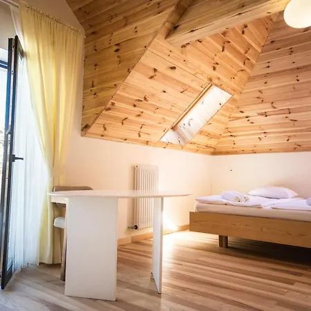 Grand Villla Skyta * וורוכטה