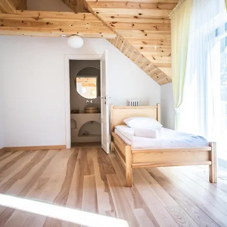 Grand Villla Skyta וילה *