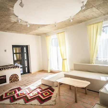 Grand Villla Skyta *