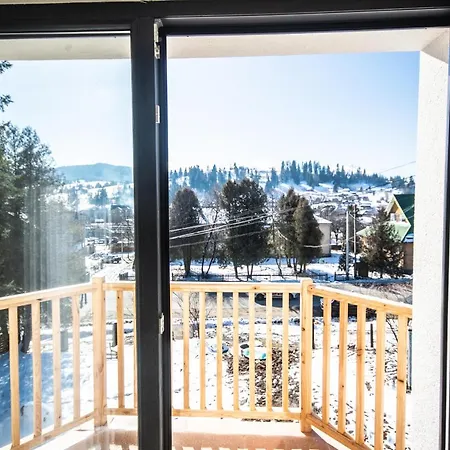 Grand Villla Skyta וילה *