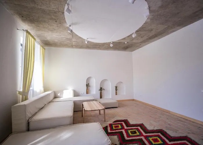 Grand Villla Skyta Villa *